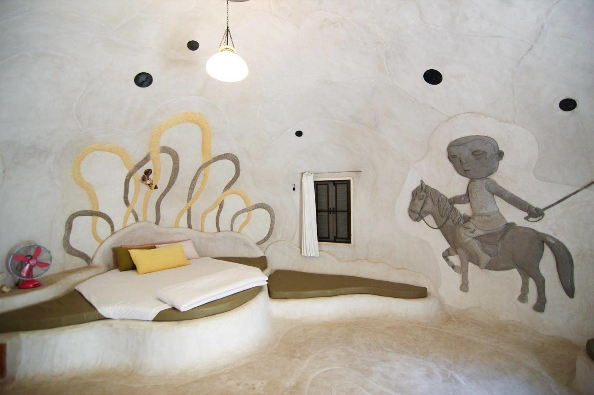 Naidee Sculptured Huts Hotel Hua Hin Ngoại thất bức ảnh