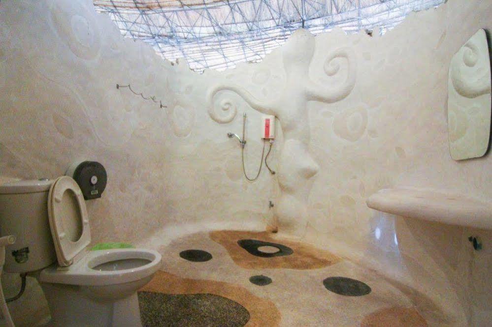 Naidee Sculptured Huts Hotel Hua Hin Ngoại thất bức ảnh