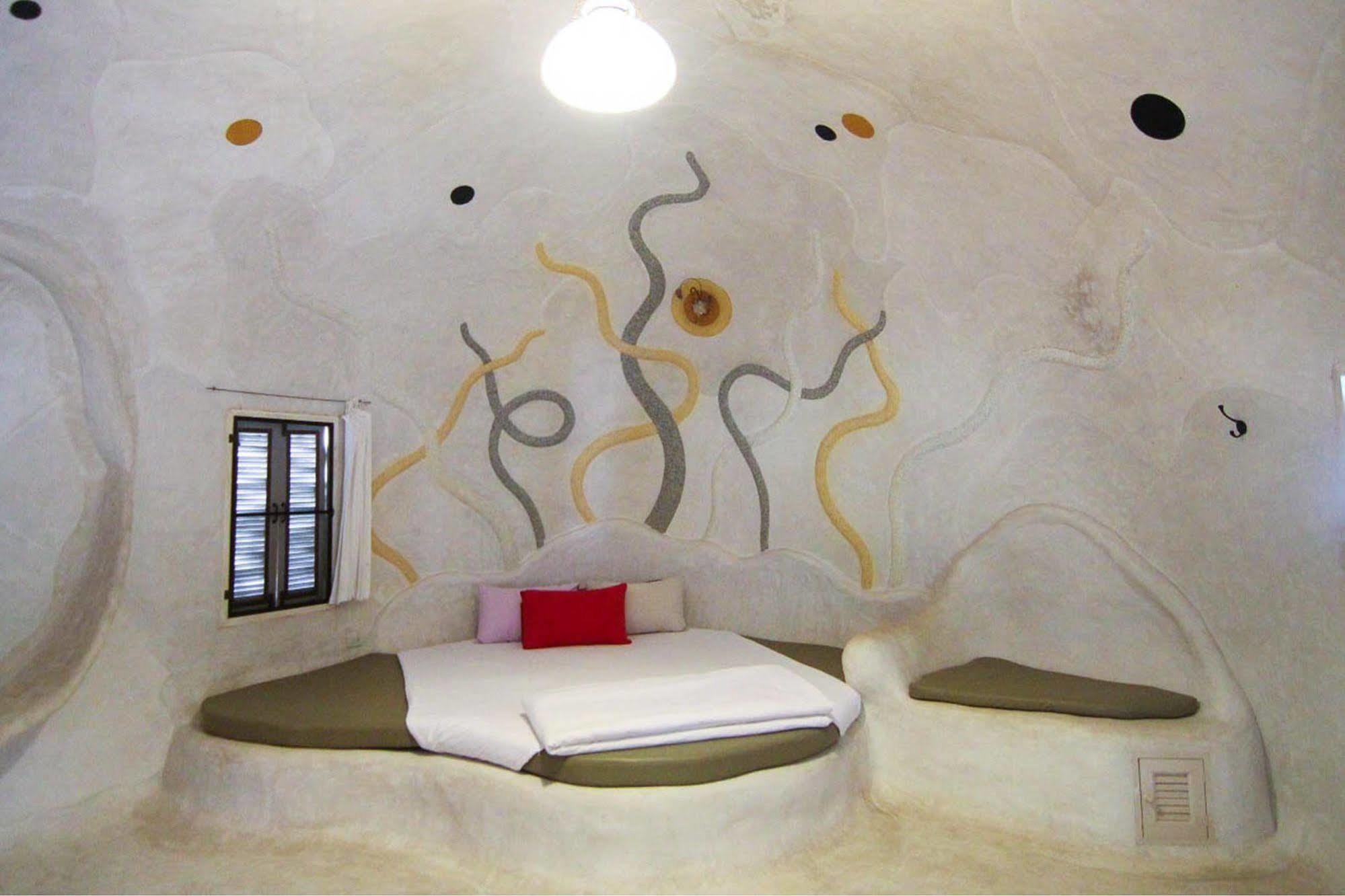 Naidee Sculptured Huts Hotel Hua Hin Ngoại thất bức ảnh