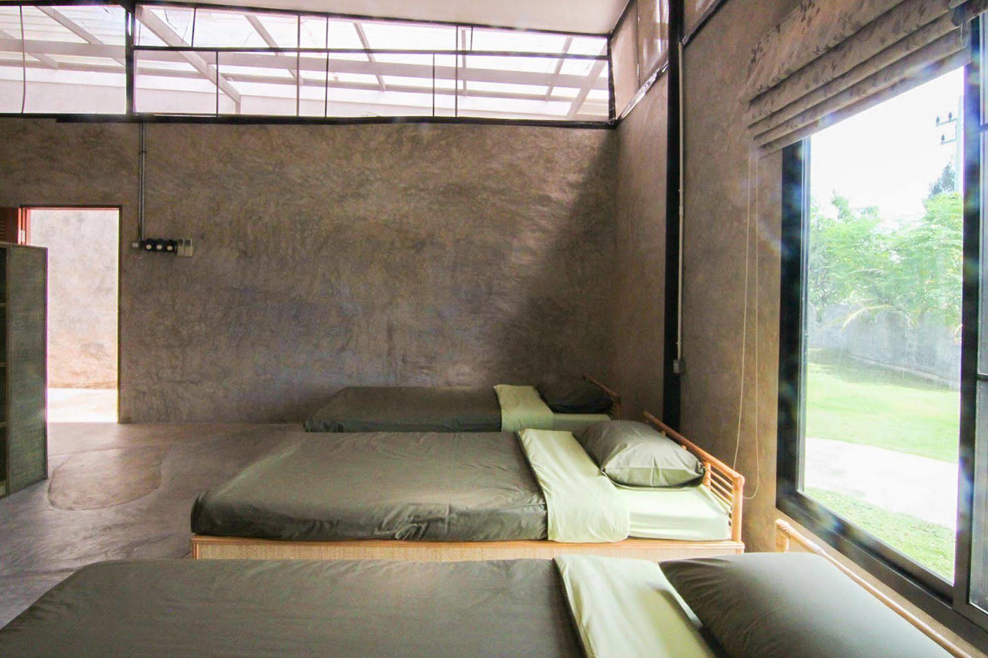 Naidee Sculptured Huts Hotel Hua Hin Ngoại thất bức ảnh